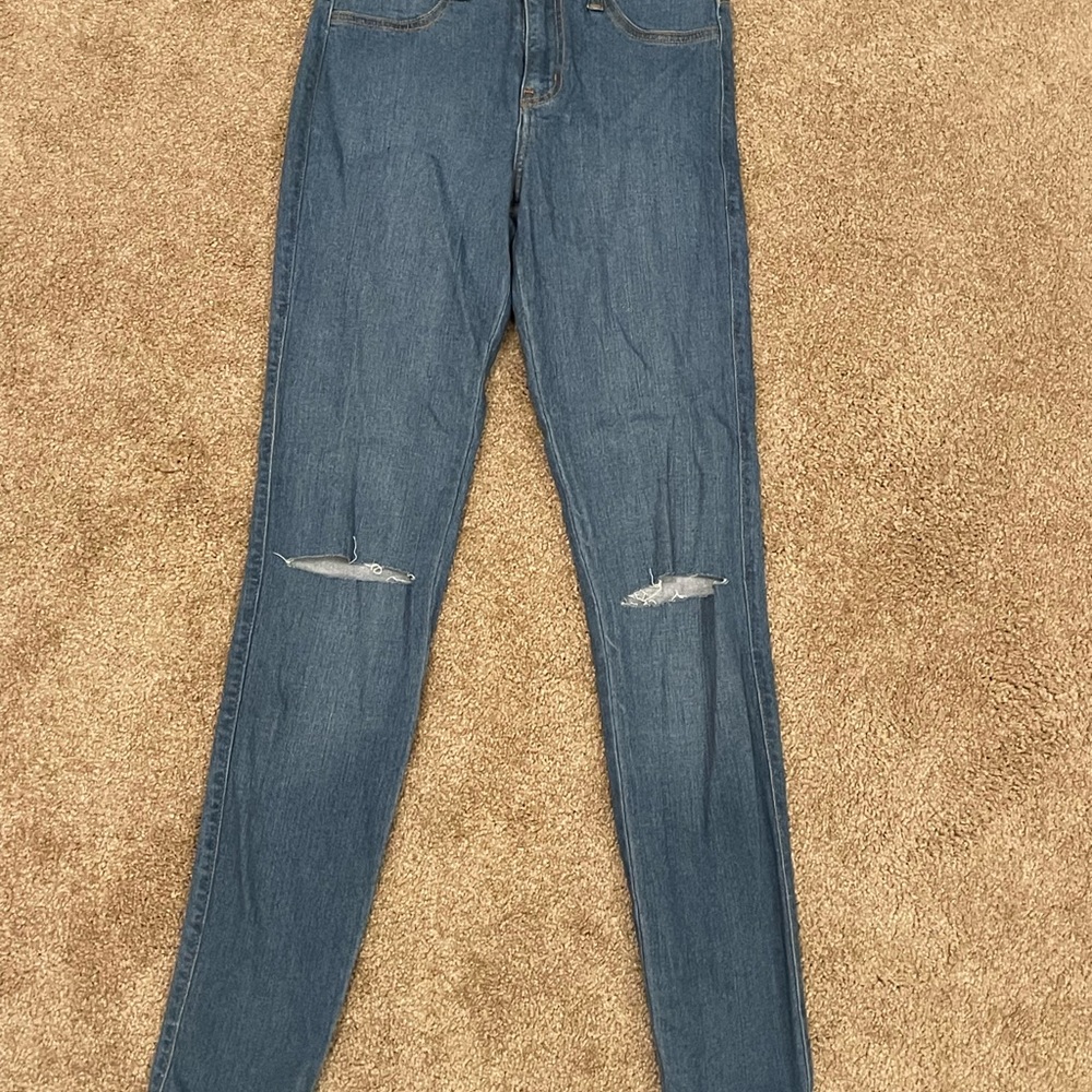 Fashion Nova ripped knee jeans 5
